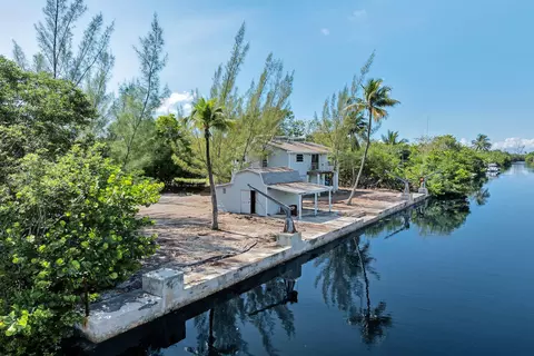 2084 No Name Dr, Big Pine Key, FL 33043