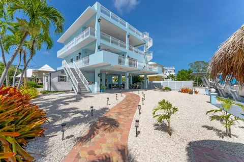 11 Center Ln, Key Largo, FL 33037