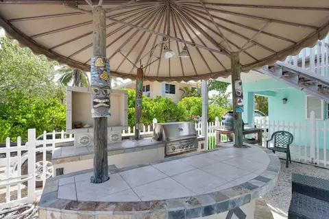 210 E Bruce Ct, Marathon, FL 33050 photo 11