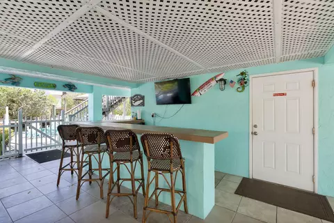 210 E Bruce Ct, Marathon, FL 33050 photo 5