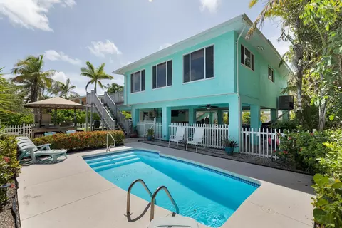 210 E Bruce Ct, Marathon, FL 33050