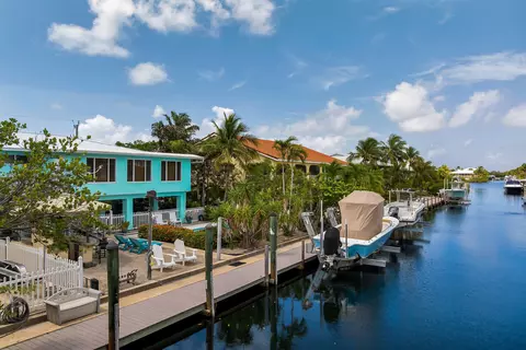 210 E Bruce Ct, Marathon, FL 33050 photo 2