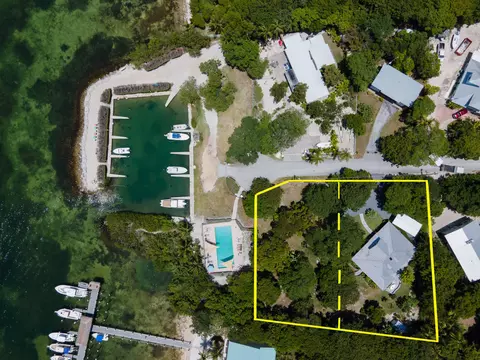 130 Pippin Dr, Islamorada, FL 33036