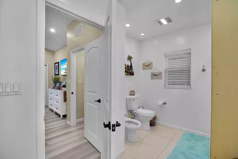 Entry Way - 1041 Gibraltar Rd, Key Largo, FL 33037 photo 2 of 2