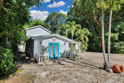 Exterior - 1041 Gibraltar Rd, Key Largo, FL 33037 photo 2 of 6