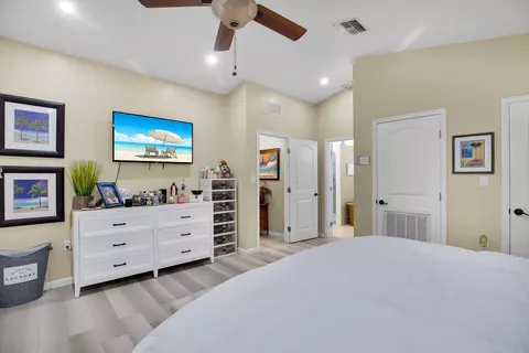 Bedroom - 1041 Gibraltar Rd, Key Largo, FL 33037 photo 10 of 10