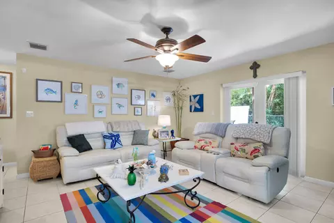 Living - 1041 Gibraltar Rd, Key Largo, FL 33037 photo 1 of 3
