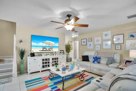 Living - 1041 Gibraltar Rd, Key Largo, FL 33037 photo 2 of 3