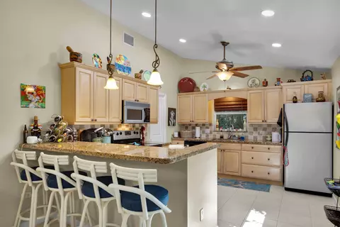 Kitchen - 1041 Gibraltar Rd, Key Largo, FL 33037 photo 1 of 2