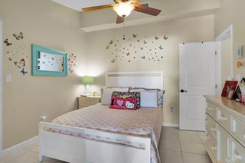 Bedroom - 1041 Gibraltar Rd, Key Largo, FL 33037 photo 2 of 10