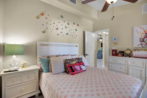 Bedroom - 1041 Gibraltar Rd, Key Largo, FL 33037 photo 3 of 10