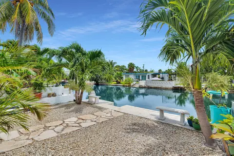 Exterior - 57 Palm Dr, Key West, FL 33040 photo 5 of 11