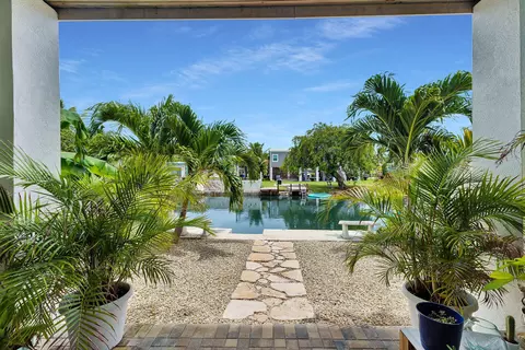 Exterior - 57 Palm Dr, Key West, FL 33040 photo 3 of 11
