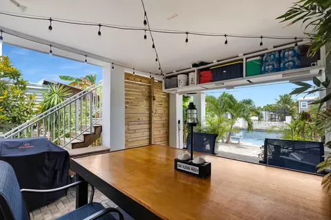 Exterior - 57 Palm Dr, Key West, FL 33040 photo 6 of 11
