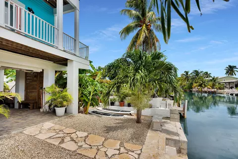 Exterior - 57 Palm Dr, Key West, FL 33040 photo 2 of 11