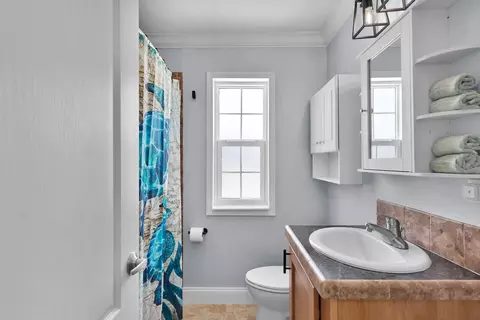 Bath - 57 Palm Dr, Key West, FL 33040 photo 2 of 3
