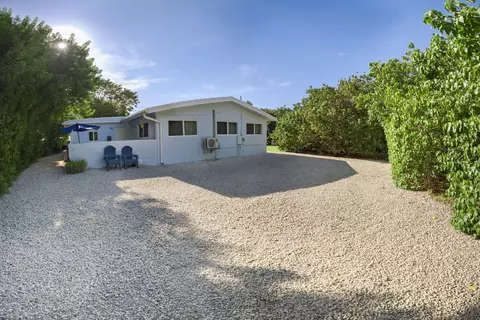 423 80th St, Marathon, FL 33050 photo 2
