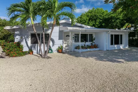 423 80th St, Marathon, FL 33050