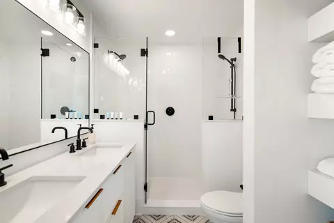 Bath - 840 62nd Street Ocean St, Marathon, FL 33050 photo 1 of 5