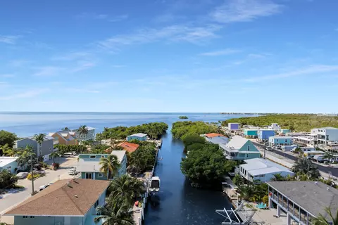 View/Area - 840 62nd Street Ocean St, Marathon, FL 33050 photo 7 of 17
