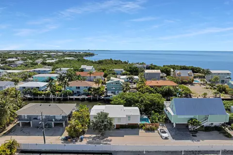 View/Area - 840 62nd Street Ocean St, Marathon, FL 33050 photo 1 of 17