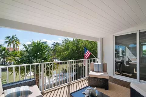 Exterior - 840 62nd Street Ocean St, Marathon, FL 33050 photo 13 of 16