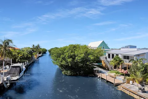 View/Area - 840 62nd Street Ocean St, Marathon, FL 33050 photo 8 of 17