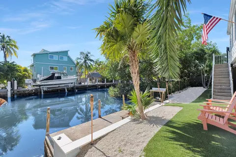 Exterior - 840 62nd Street Ocean St, Marathon, FL 33050 photo 11 of 16