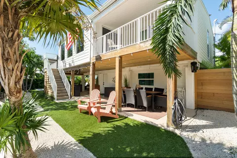 Exterior - 840 62nd Street Ocean St, Marathon, FL 33050 photo 6 of 16