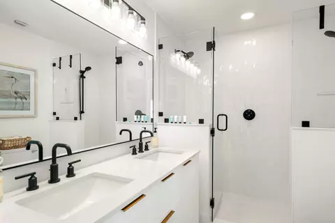Bath - 840 62nd Street Ocean St, Marathon, FL 33050 photo 2 of 5