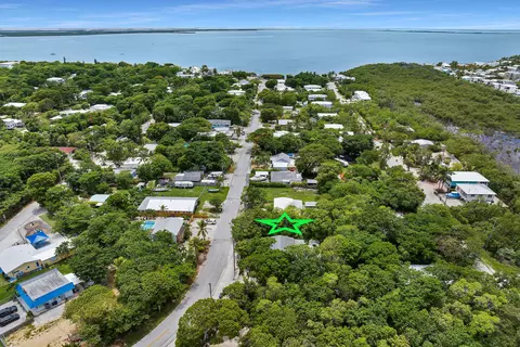 10 N Marlin Ave, Key Largo, FL 33037
