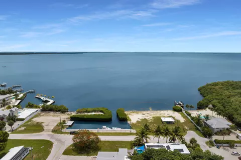 10 N Marlin Ave, Key Largo, FL 33037
