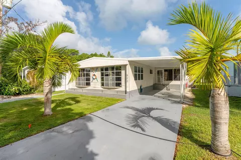 922 S Silver Cir, Key Largo, FL 33037