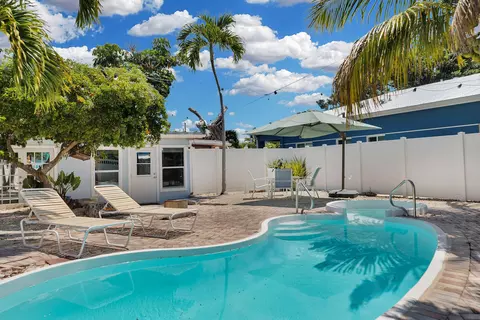 16 Janet Pl, Key Largo, FL 33037