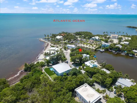 317 North Dr, Plantation Key, FL 33036