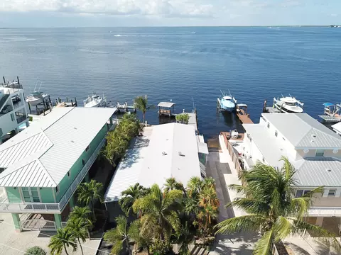 851 Narragansett Ln, Key Largo, FL 33037