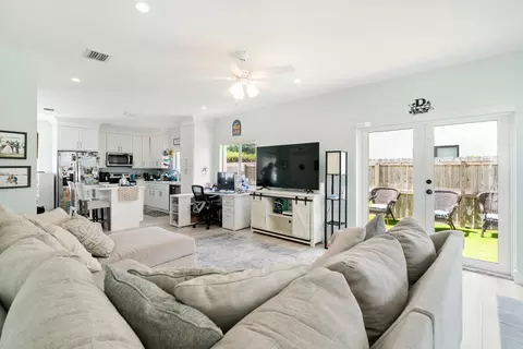 Other - 3 Coconut Dr, Key Largo, FL 33037 photo 2 of 10