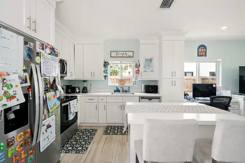 Kitchen - 3 Coconut Dr, Key Largo, FL 33037 photo 3 of 3