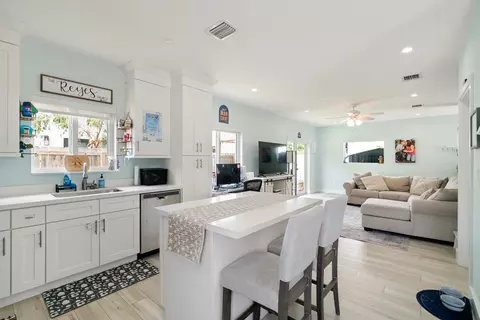 Kitchen - 3 Coconut Dr, Key Largo, FL 33037 photo 1 of 3