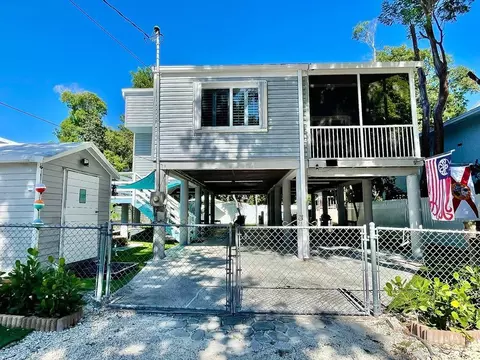 239 Lignumvitae Dr, Key Largo, FL 33037