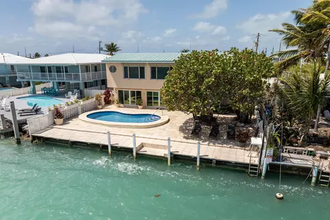 Exterior - 11399 6th Ave Ocean, Marathon, FL 33050 photo 6 of 9