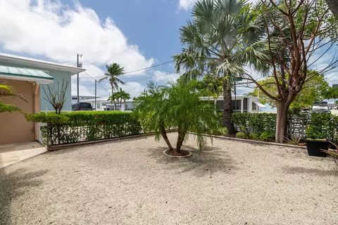 Exterior - 11399 6th Ave Ocean, Marathon, FL 33050 photo 4 of 9