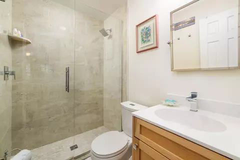 Bath - 11399 6th Ave Ocean, Marathon, FL 33050 photo 4 of 5