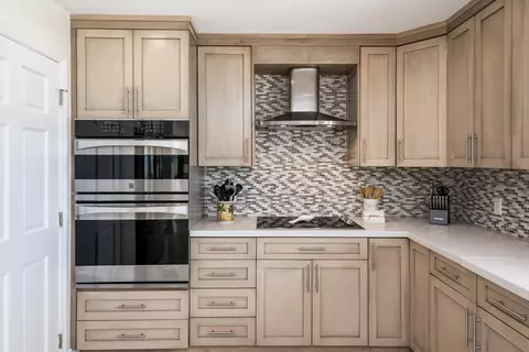 Kitchen - 11399 6th Ave Ocean, Marathon, FL 33050 photo 3 of 4