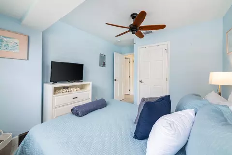 Bedroom - 11399 6th Ave Ocean, Marathon, FL 33050 photo 5 of 7
