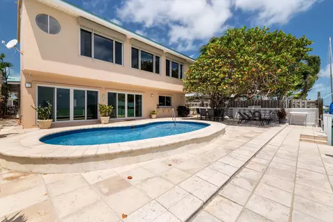 Exterior - 11399 6th Ave Ocean, Marathon, FL 33050 photo 2 of 9