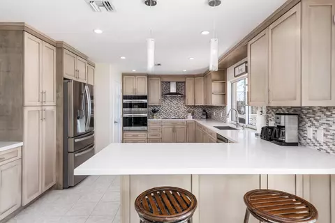 Kitchen - 11399 6th Ave Ocean, Marathon, FL 33050 photo 2 of 4
