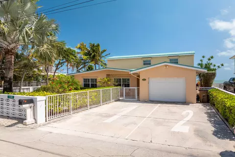 Exterior - 11399 6th Ave Ocean, Marathon, FL 33050 photo 3 of 9