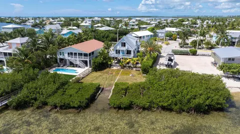 231 W Indies Dr, Ramrod Key, FL 33042