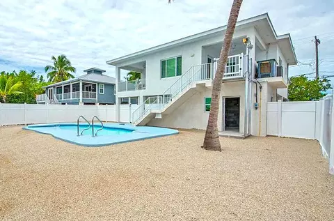 491 W Indies Dr, Ramrod Key, FL 33042